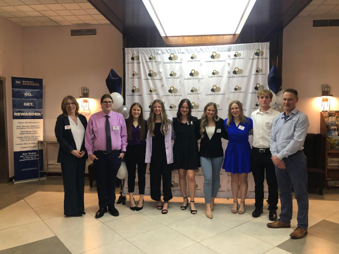 Jr. Chamber of Commerce students with advisors